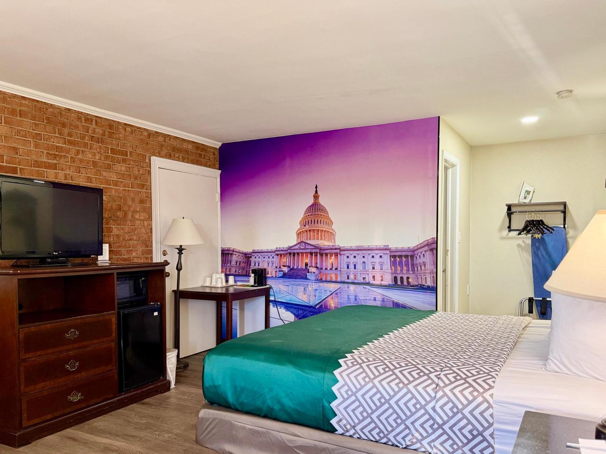 Governor House Inn Arlington/ฟอลส์เชิร์ช ภายนอก รูปภาพ