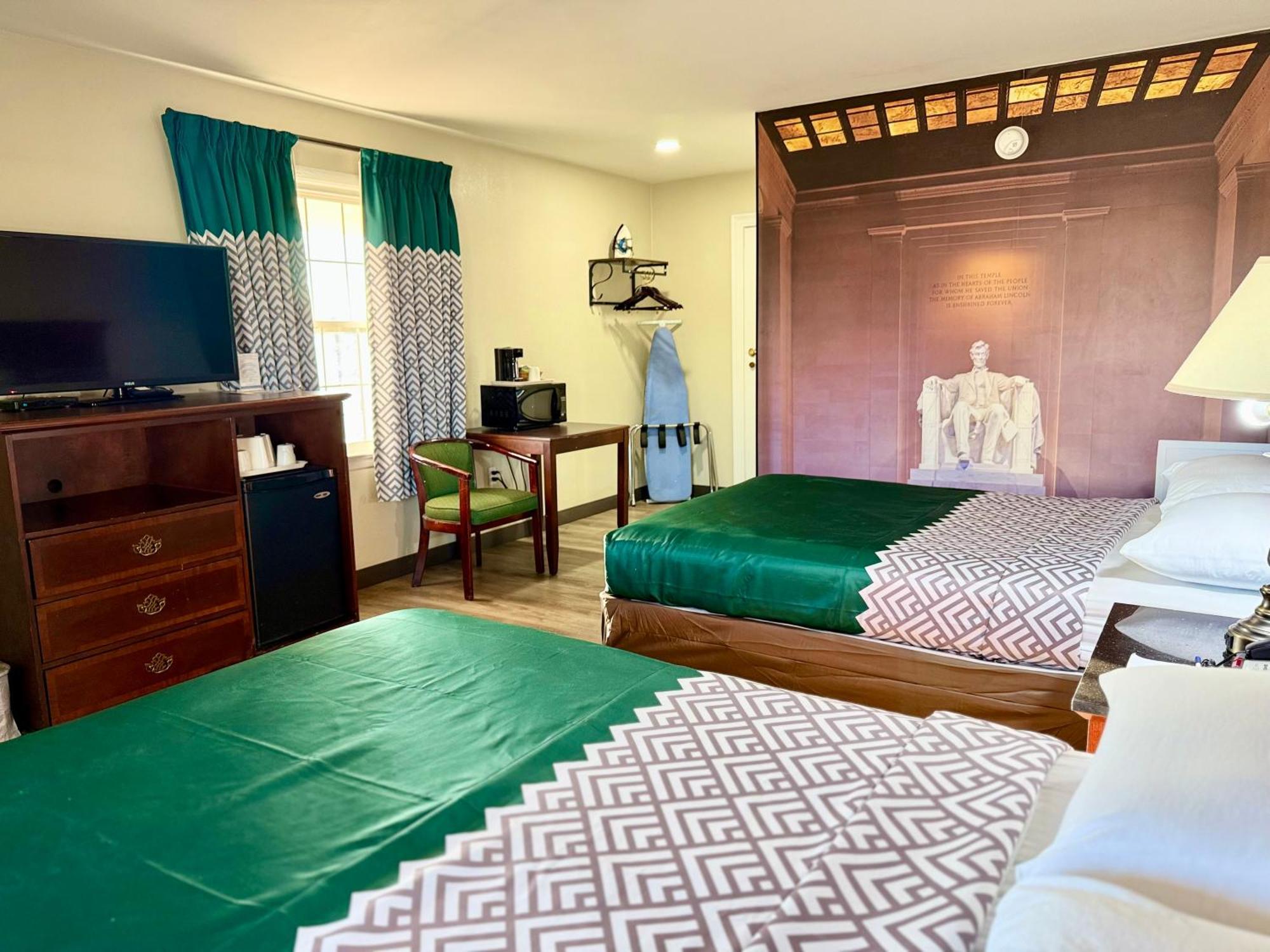 Governor House Inn Arlington/ฟอลส์เชิร์ช ภายนอก รูปภาพ